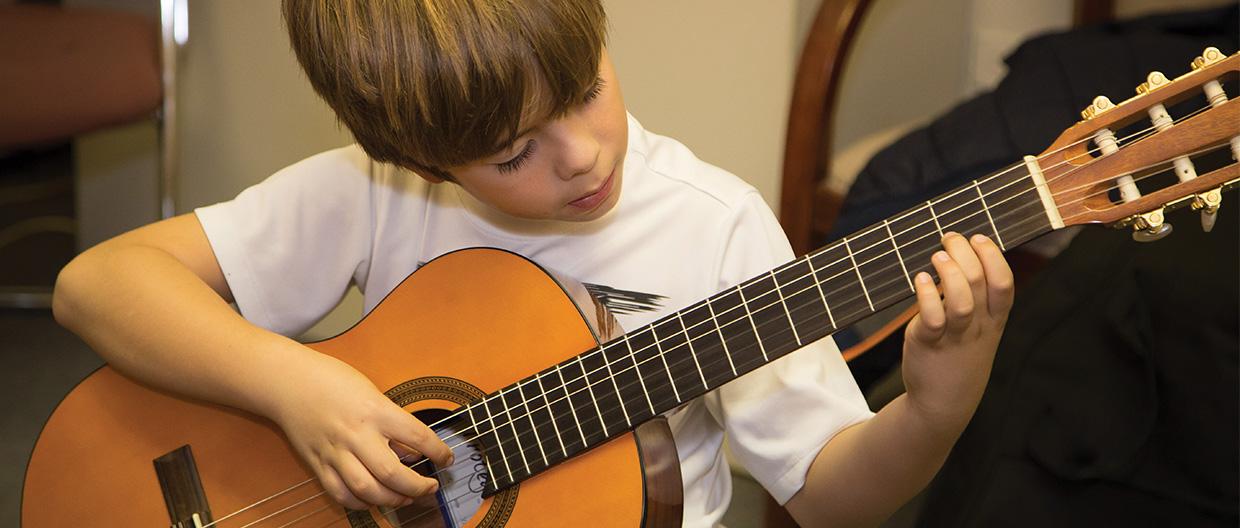 Guitar Camp for Beginners at Music Institute of Chicago