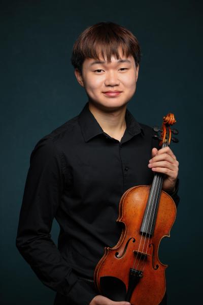 Music Institute Academy member, Matthew Kim